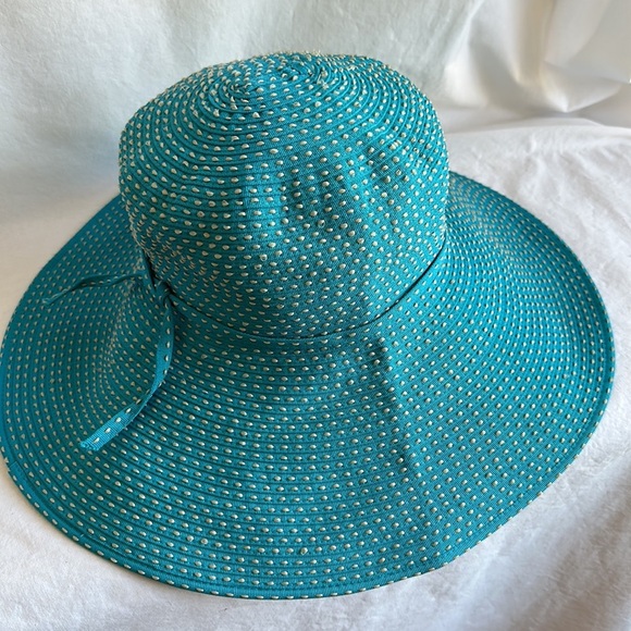 San Diego Hat Company aqua and cream fabric sun hat